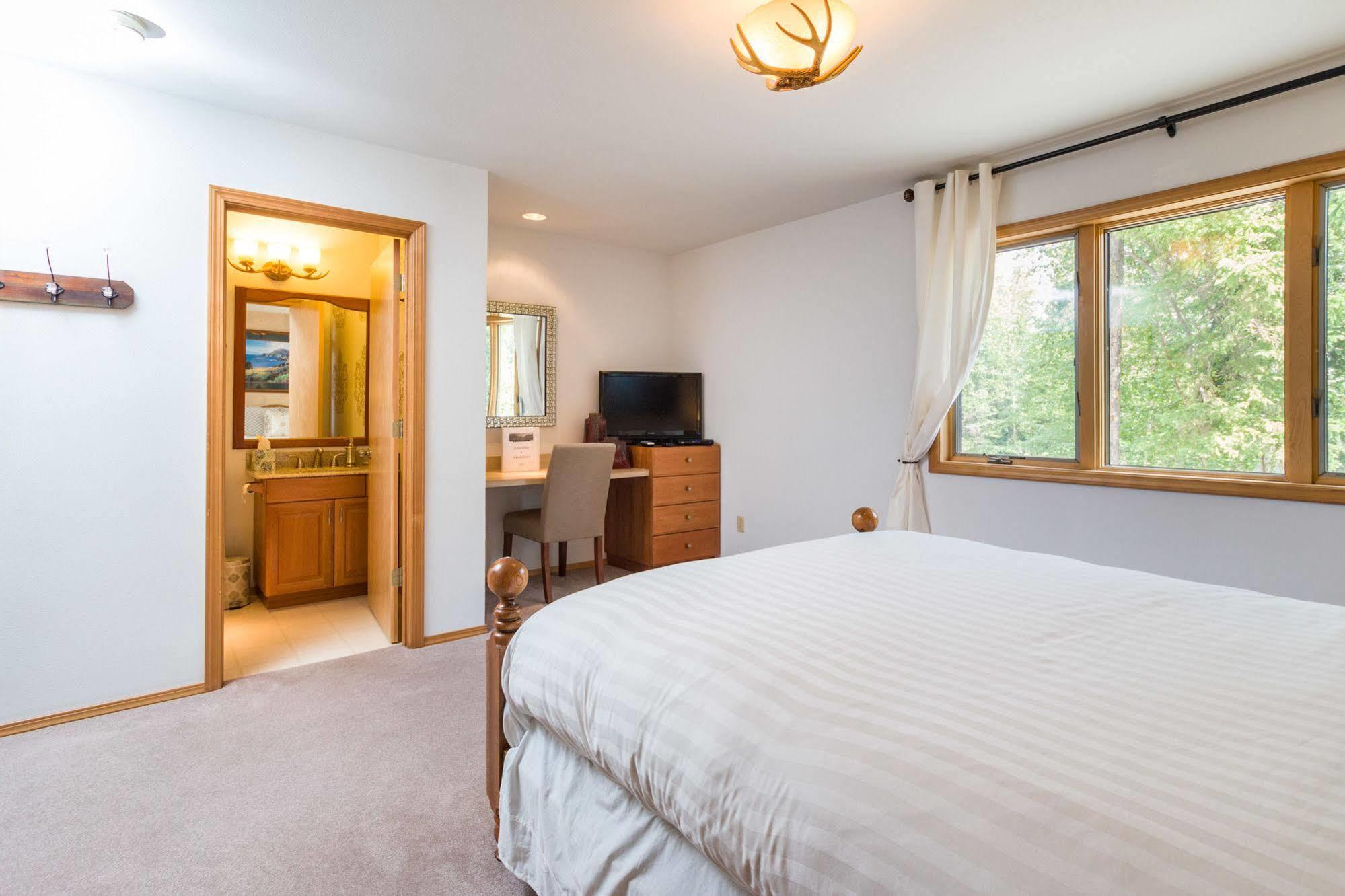 Meadow Lake View Bed And Breakfast Columbia Falls Exteriör bild